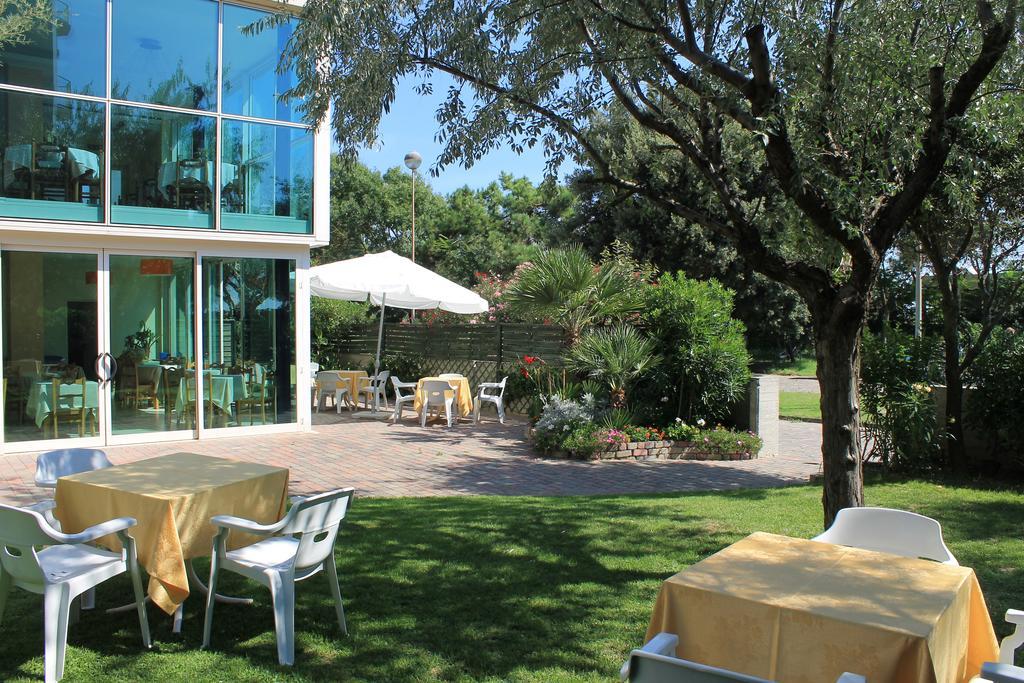 Hotel Astor B&B Lido di Classe Exterior foto
