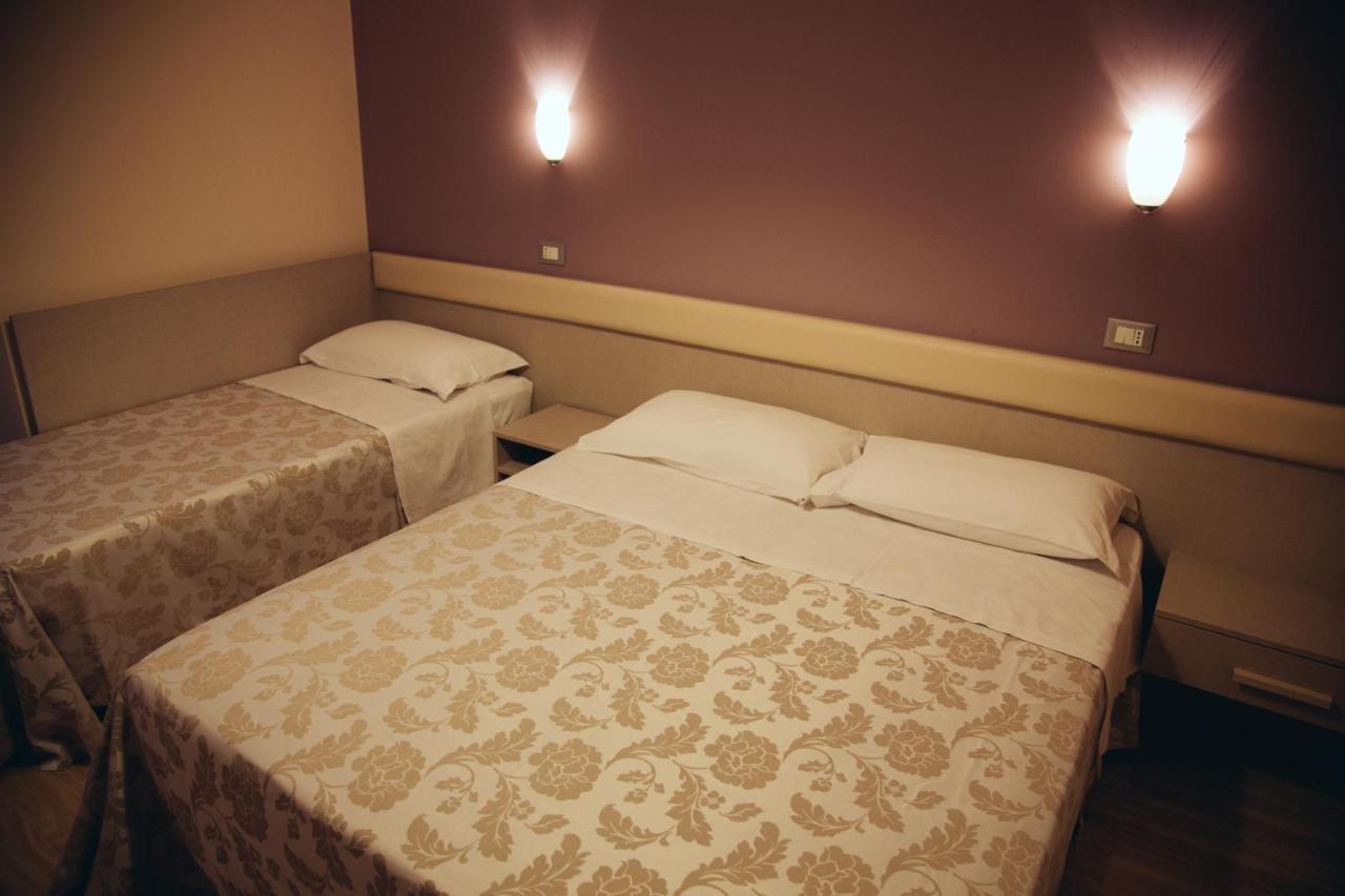 Hotel Astor B&B Lido di Classe Exterior foto