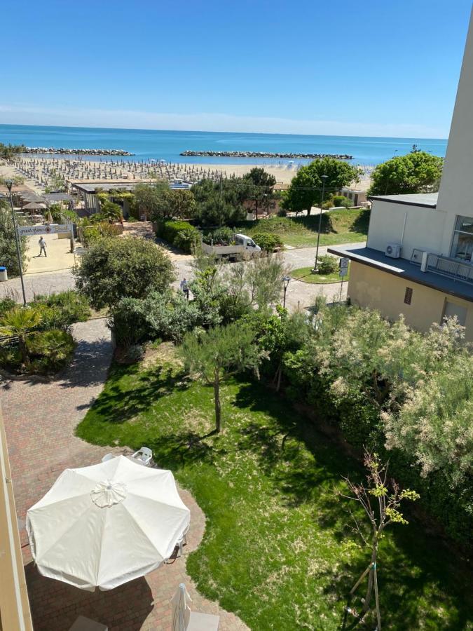 Hotel Astor B&B Lido di Classe Exterior foto