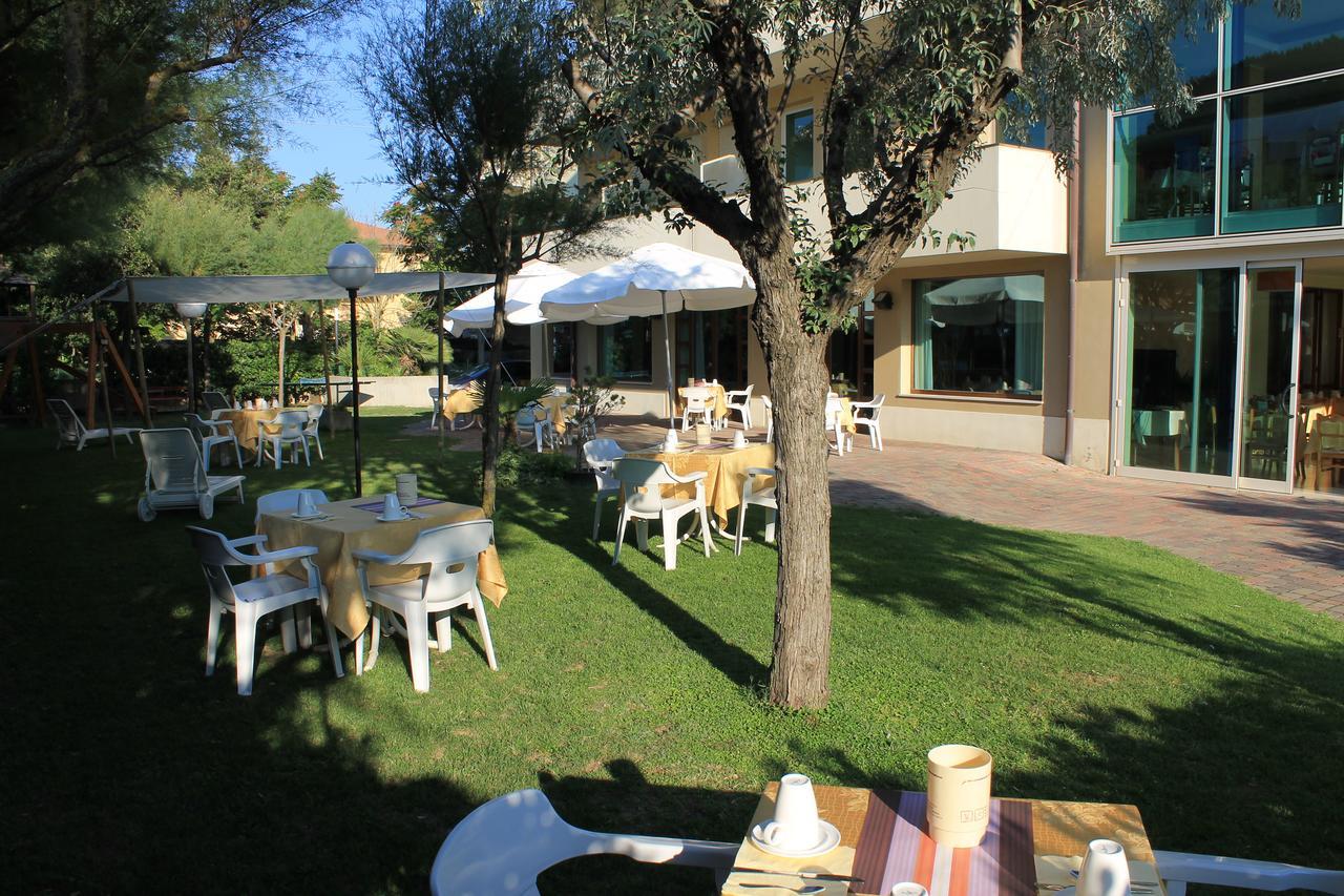 Hotel Astor B&B Lido di Classe Exterior foto
